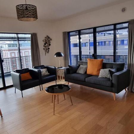 Bel Appartement Contemporain Avec Terrasse Climatisation Et Parking Payant En Option 스트라스부르 외부 사진